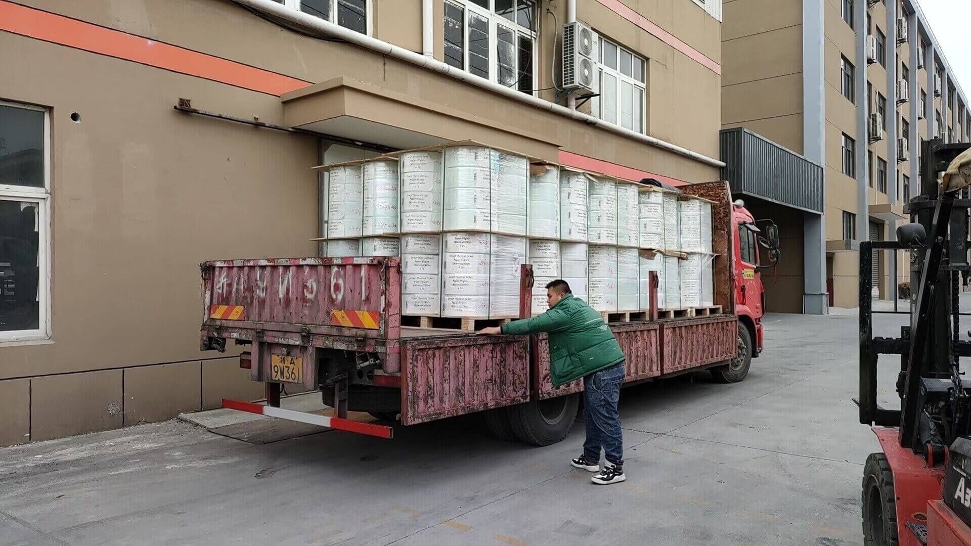 New thermal label jumbo roll shipment is ready to our customer